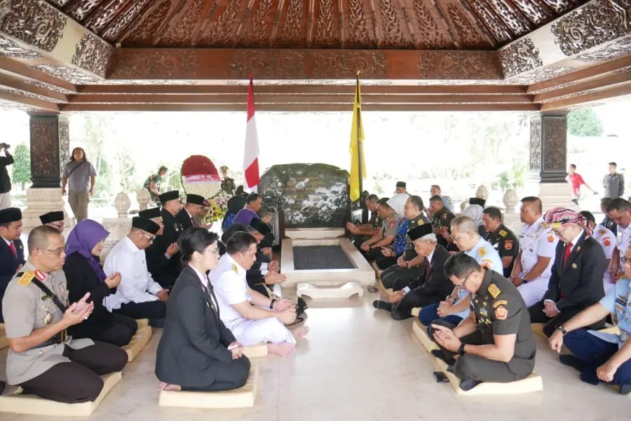 Ziarah ke Makam Bung Karno Blitar, Gubernur Lemhannas: Reaktualisasi Tannas